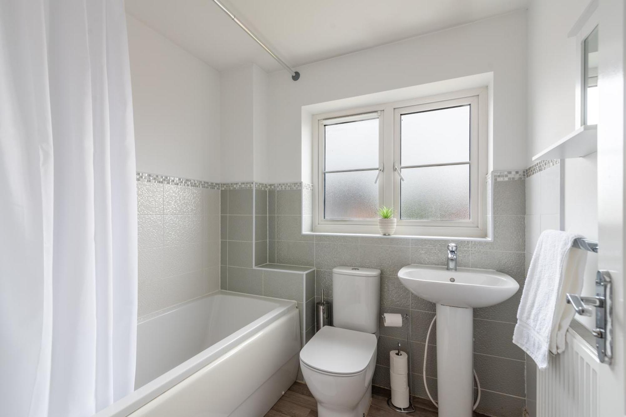 Prime Location 3 Bed House Villa Newport  Exterior photo